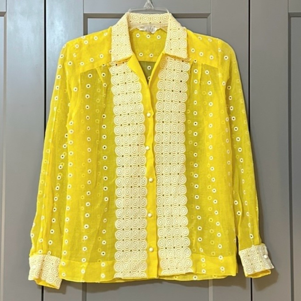 Vintage 1960s Adelaar Embroidered Eyelet Button Down Blouse Yellow Women’s Sz 10